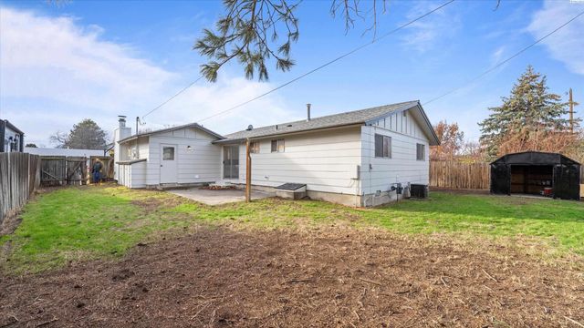 5026 W 4th Pl, Kennewick, WA 99336