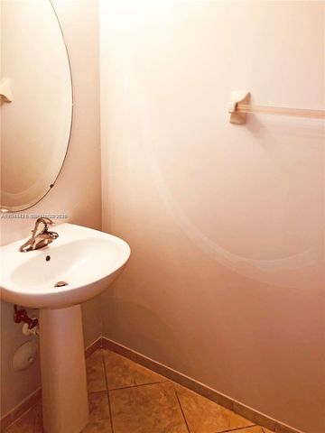 2884 SE 2 Dr, Homestead, FL 33033