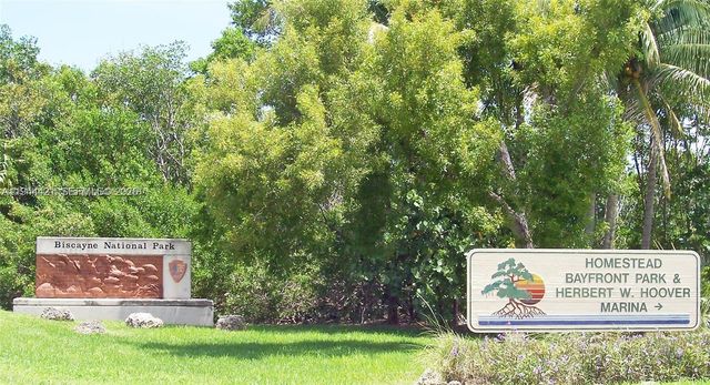 2884 SE 2 Dr, Homestead, FL 33033