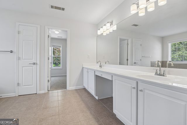 4564 Austin Hills Drive, Suwanee, GA 30024