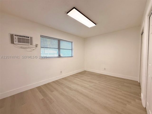 910 SW 2nd Ave 910, Hallandale Beach, FL 33009