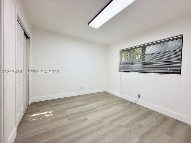 910 SW 2nd Ave 910, Hallandale Beach, FL 33009