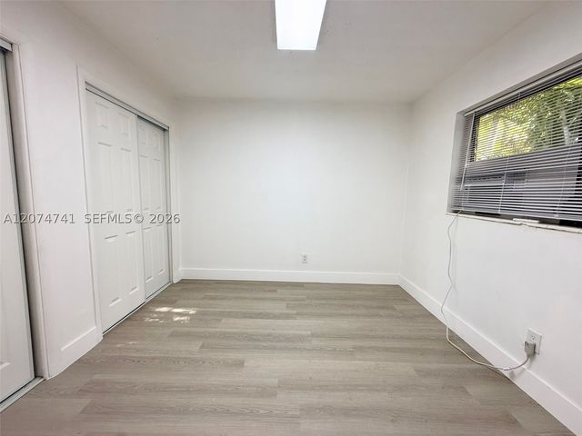 910 SW 2nd Ave 910, Hallandale Beach, FL 33009