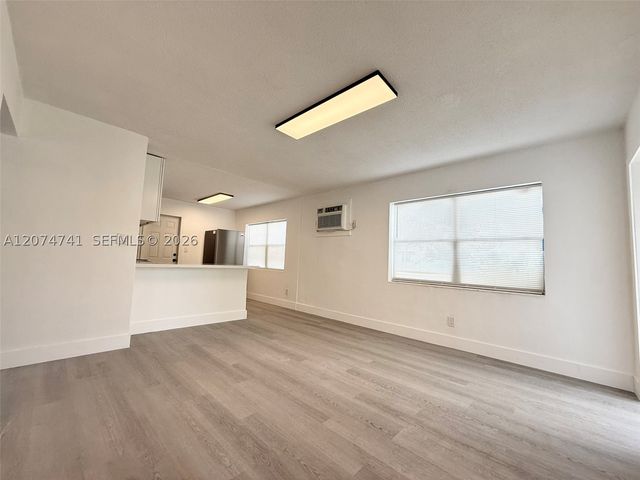 910 SW 2nd Ave 910, Hallandale Beach, FL 33009