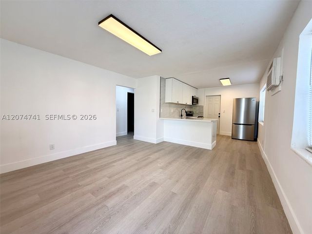 910 SW 2nd Ave 910, Hallandale Beach, FL 33009