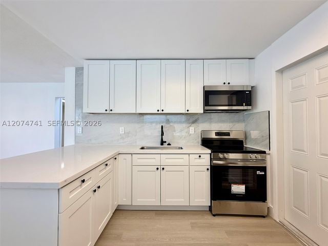910 SW 2nd Ave 910, Hallandale Beach, FL 33009