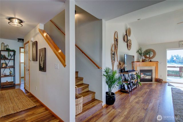 988 Homestead Drive, Burlington, WA 98233