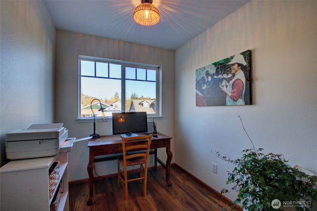 988 Homestead Drive, Burlington, WA 98233