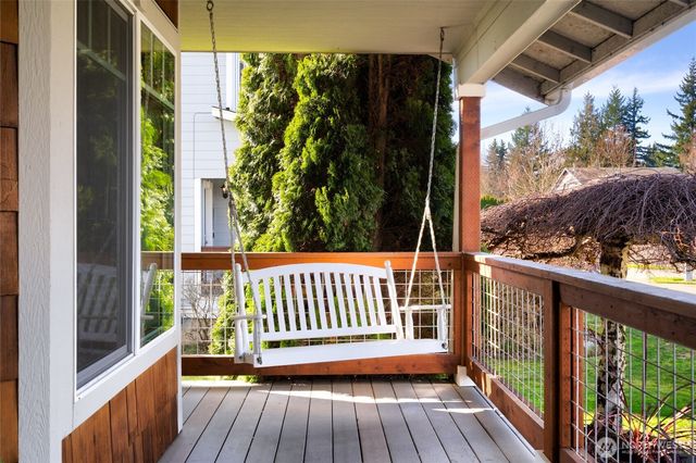 988 Homestead Drive, Burlington, WA 98233