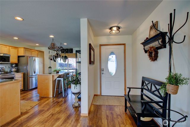 988 Homestead Drive, Burlington, WA 98233