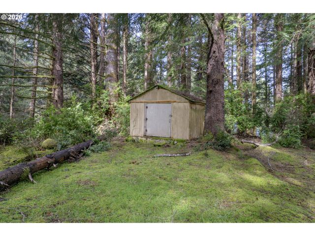 83581 WOODLAND Ln, Florence, OR 97439