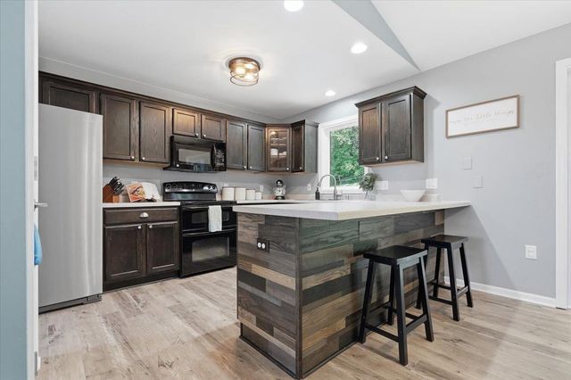41 Kresteller Circle, Madison, WI 53719