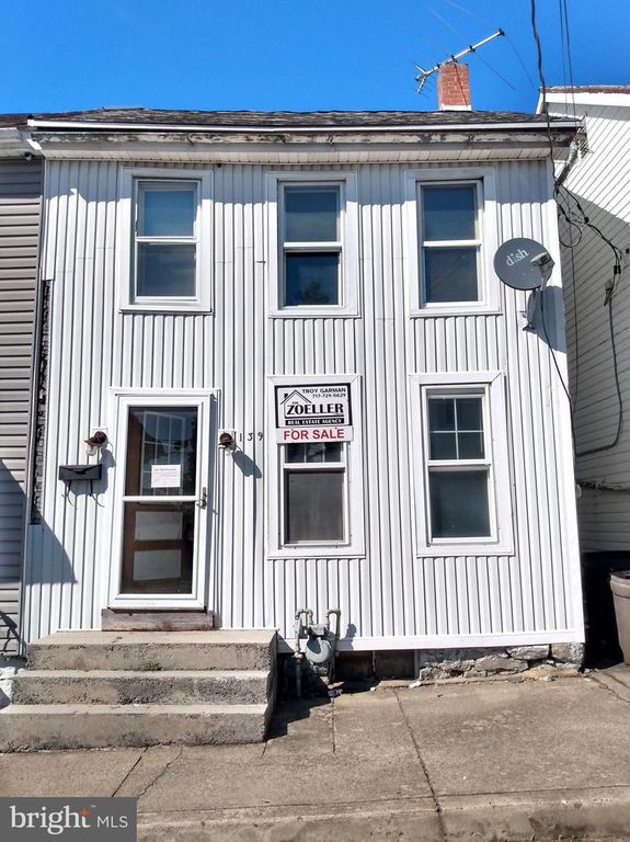 139 W SECOND ST, Waynesboro, PA 17268