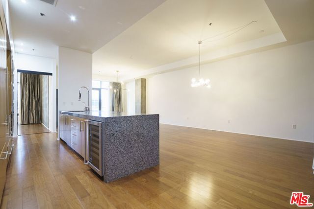 1111 S Grand Avenue PH3, Los Angeles, CA 90015