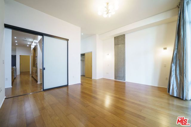 1111 S Grand Avenue PH3, Los Angeles, CA 90015