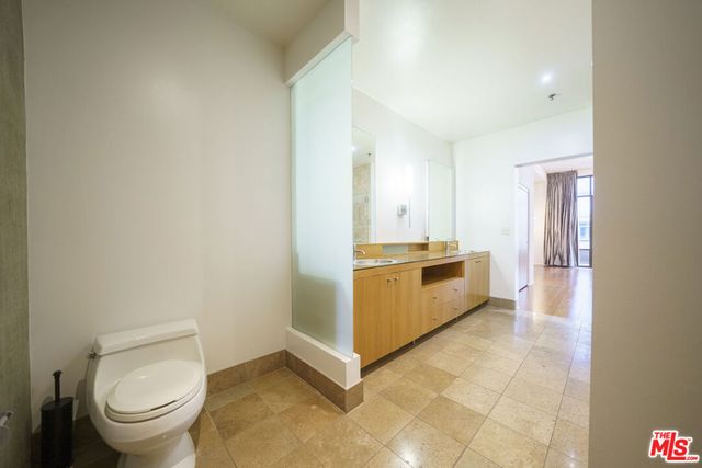 1111 S Grand Avenue PH3, Los Angeles, CA 90015