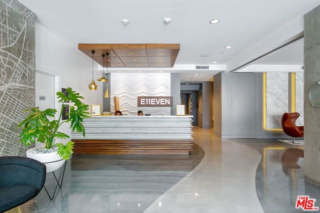 1111 S Grand Avenue PH3, Los Angeles, CA 90015