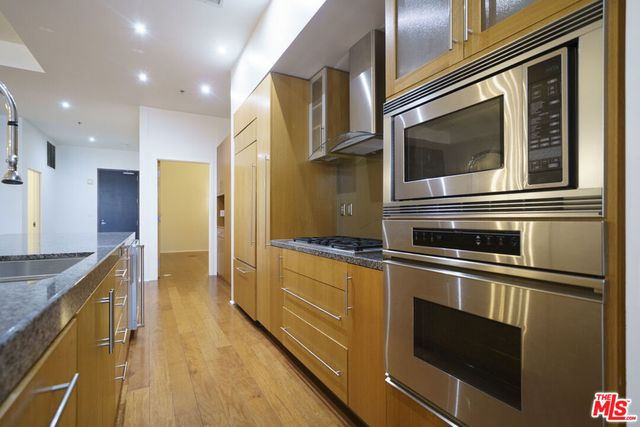 1111 S Grand Avenue PH3, Los Angeles, CA 90015