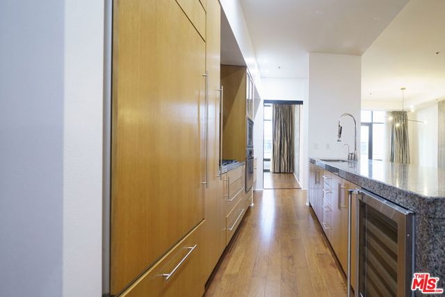 1111 S Grand Avenue PH3, Los Angeles, CA 90015