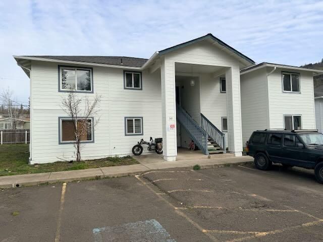 50 Dion Court, Shady Cove, OR 97539