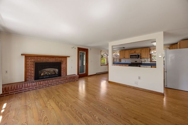 5 Weir Rd, Eastham, MA 02642