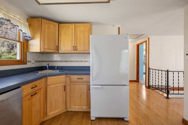 5 Weir Rd, Eastham, MA 02642