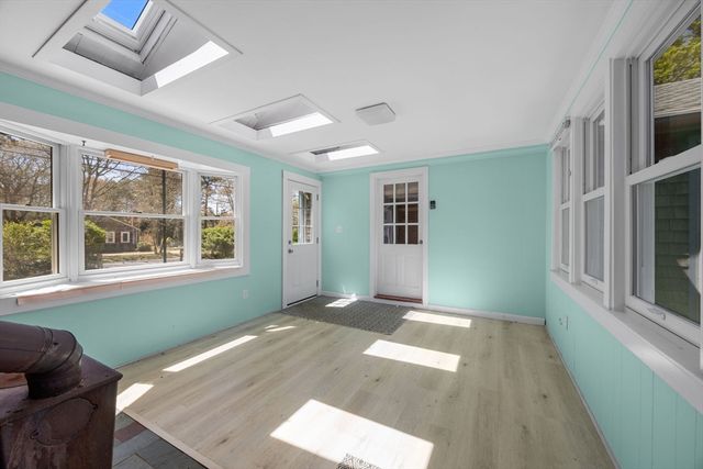 5 Weir Rd, Eastham, MA 02642