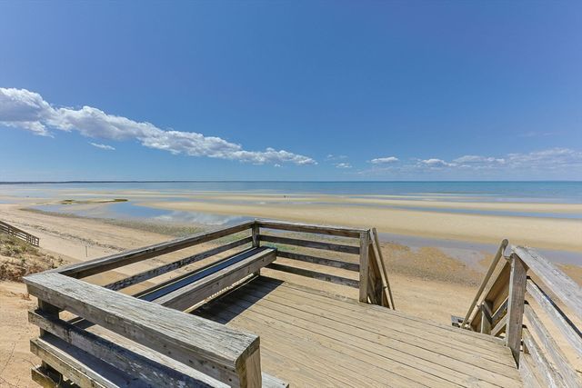 5 Weir Rd, Eastham, MA 02642