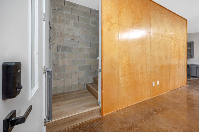 851 3RD AVE N, St Petersburg, FL 33701