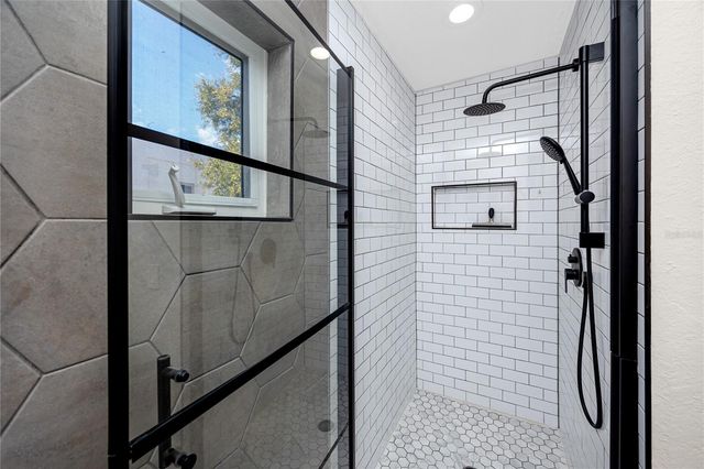 851 3RD AVE N, St Petersburg, FL 33701