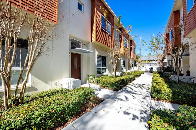 851 3RD AVE N, St Petersburg, FL 33701