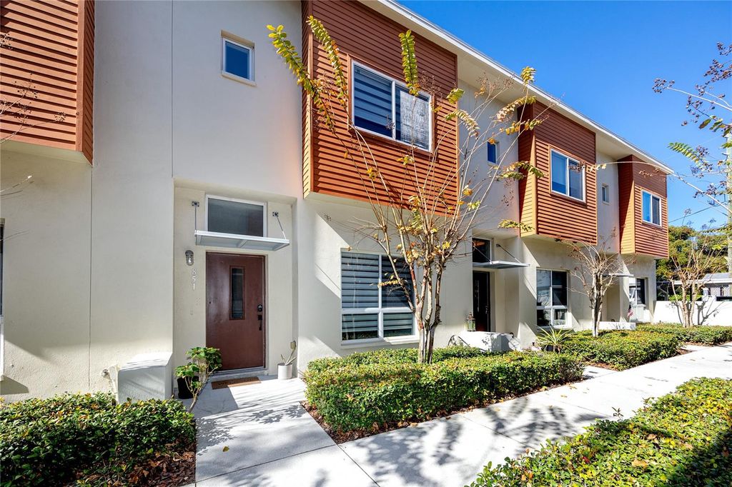 851 3RD AVE N, St Petersburg, FL 33701