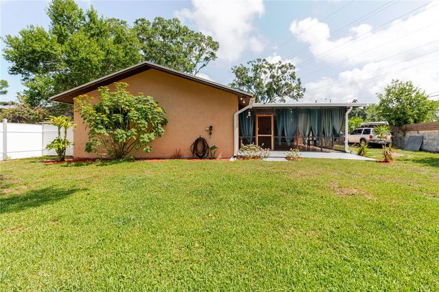 2276 TAMARRON TERRACE, Palm Harbor, FL 34683