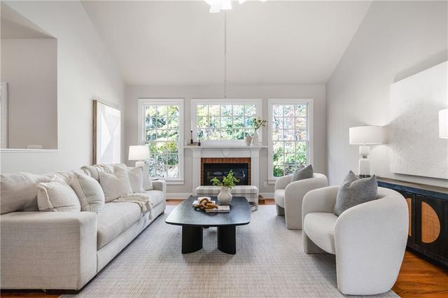 4319 Summit Oaks NE Lane, Roswell, GA 30075