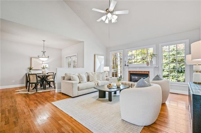 4319 Summit Oaks NE Lane, Roswell, GA 30075