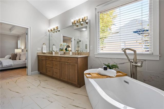 4319 Summit Oaks NE Lane, Roswell, GA 30075