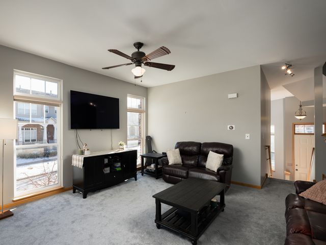 1121 River Bend Lane, Lisle, IL 60532