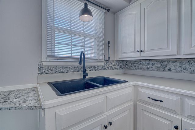 728 E Parkland Avenue, Evansville, IN 47711