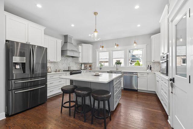 14633 Highland Avenue, Orland Park, IL 60462