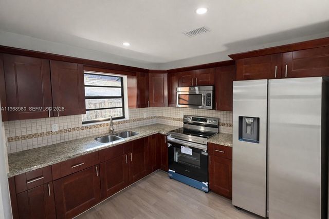 250 SW 78th Ave 0, Miami, FL 33144