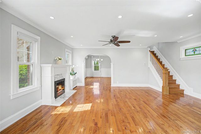 282 Houston Avenue, Mineola, NY 11501