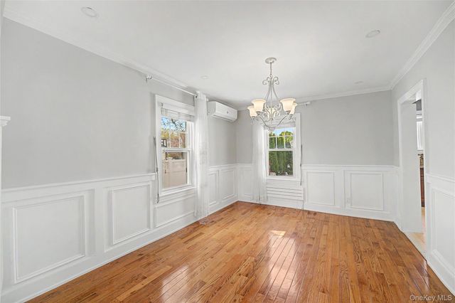 282 Houston Avenue, Mineola, NY 11501