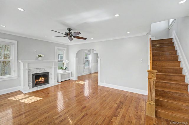 282 Houston Avenue, Mineola, NY 11501