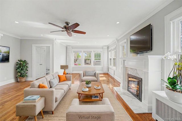 282 Houston Avenue, Mineola, NY 11501