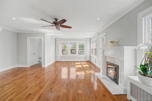 282 Houston Avenue, Mineola, NY 11501