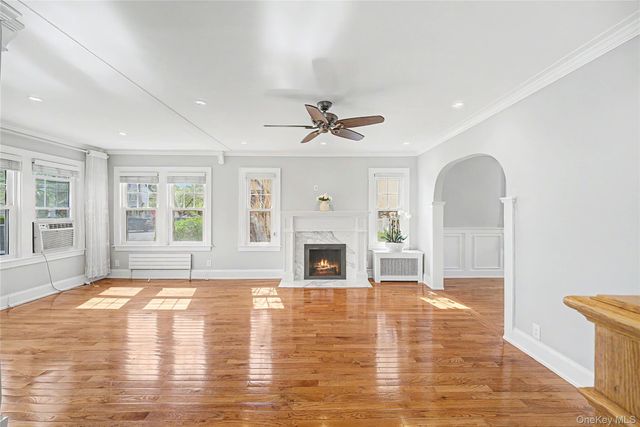 282 Houston Avenue, Mineola, NY 11501