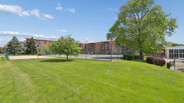 18 E Old Willow Road 504N, Prospect Heights, IL 60070