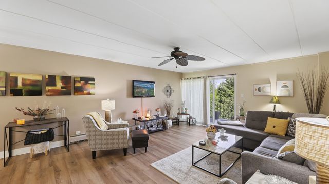 18 E Old Willow Road 504N, Prospect Heights, IL 60070
