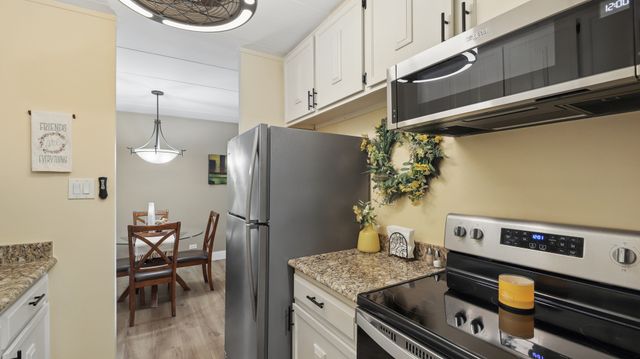 18 E Old Willow Road 504N, Prospect Heights, IL 60070