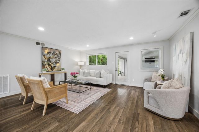 2330 Droxford Drive, Houston, TX 77008